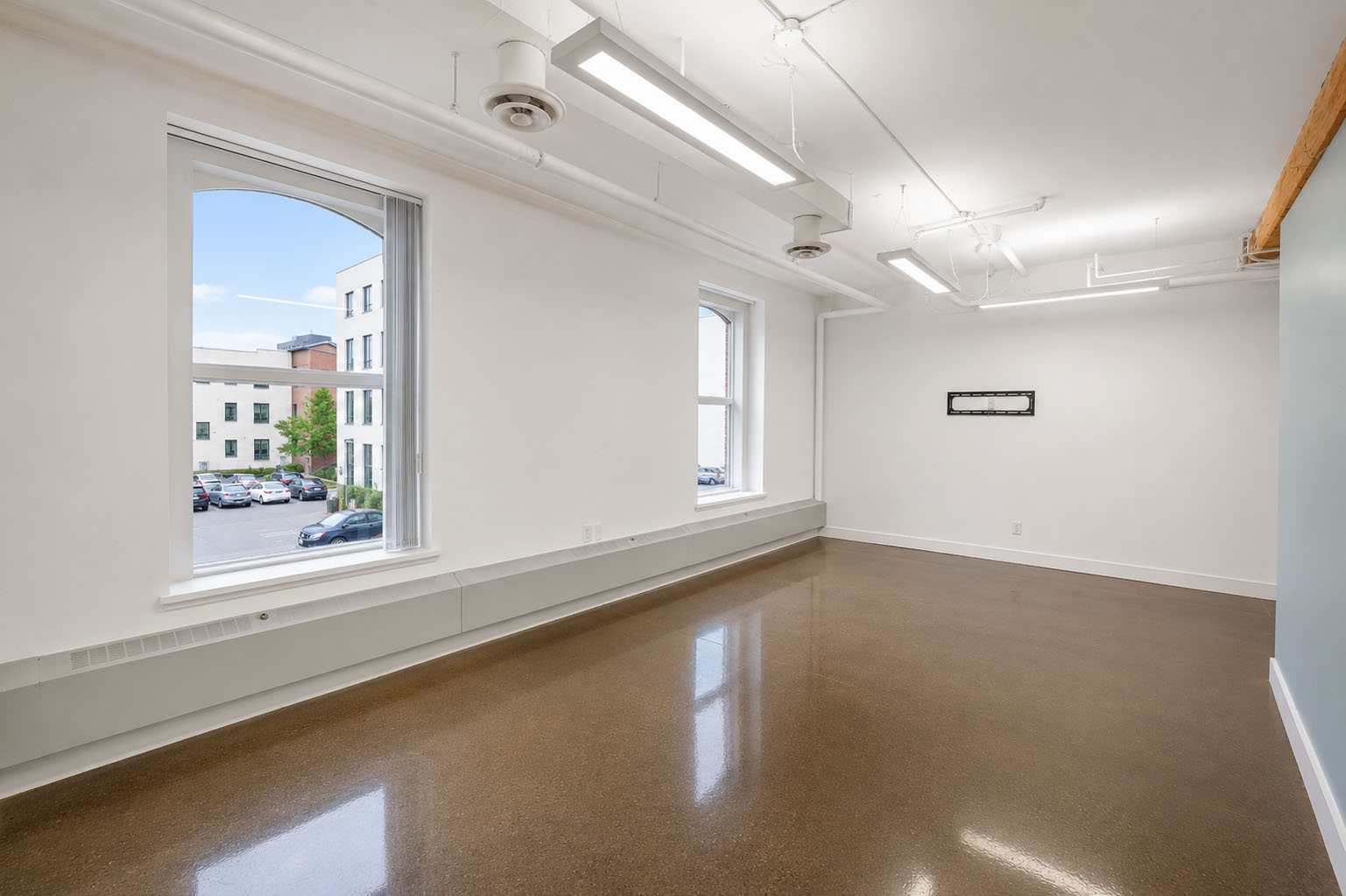 468-Suite-203-4