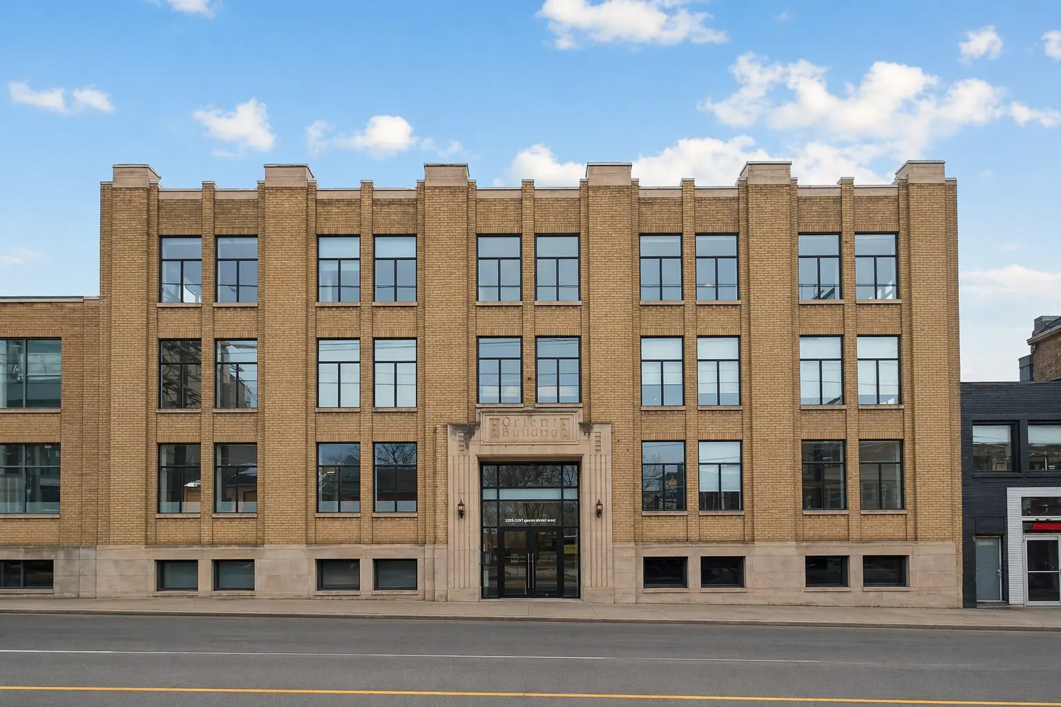 Urban commercial building on Queen Street 1